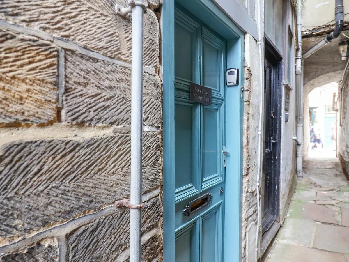 Book House Apartment Whitby